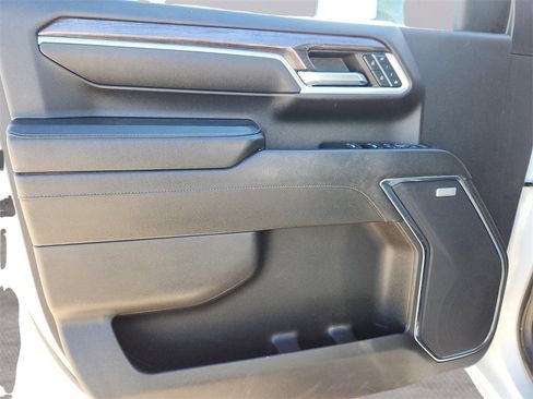 Used 2024 Chevrolet Silverado 2500 LTZ w/ LTZ Convenience Package image 14