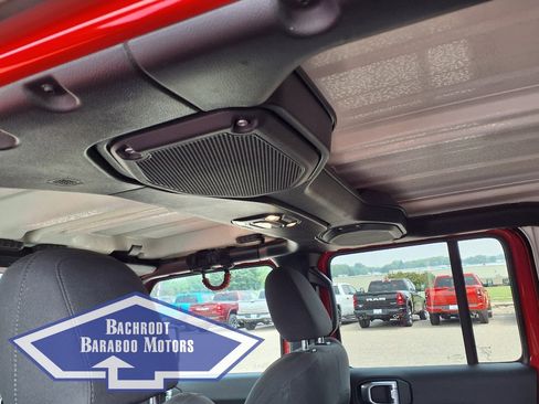 Used 2022 Jeep Gladiator Overland w/ Cold Weather Group image 21