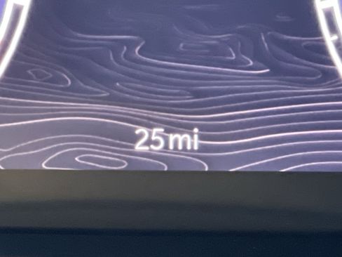 Used 2025 Jeep Grand Cherokee L Limited w/ Black Appearance Package image 21