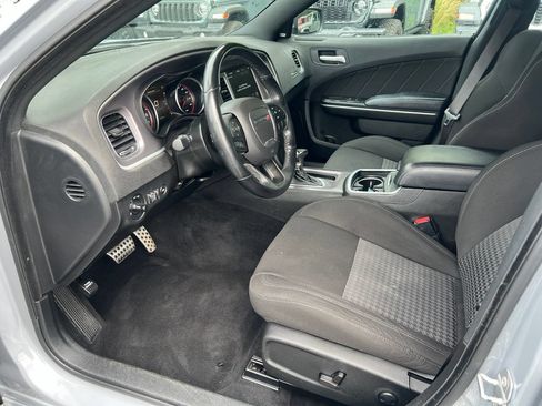 Used 2022 Dodge Charger R/T RWD image 9