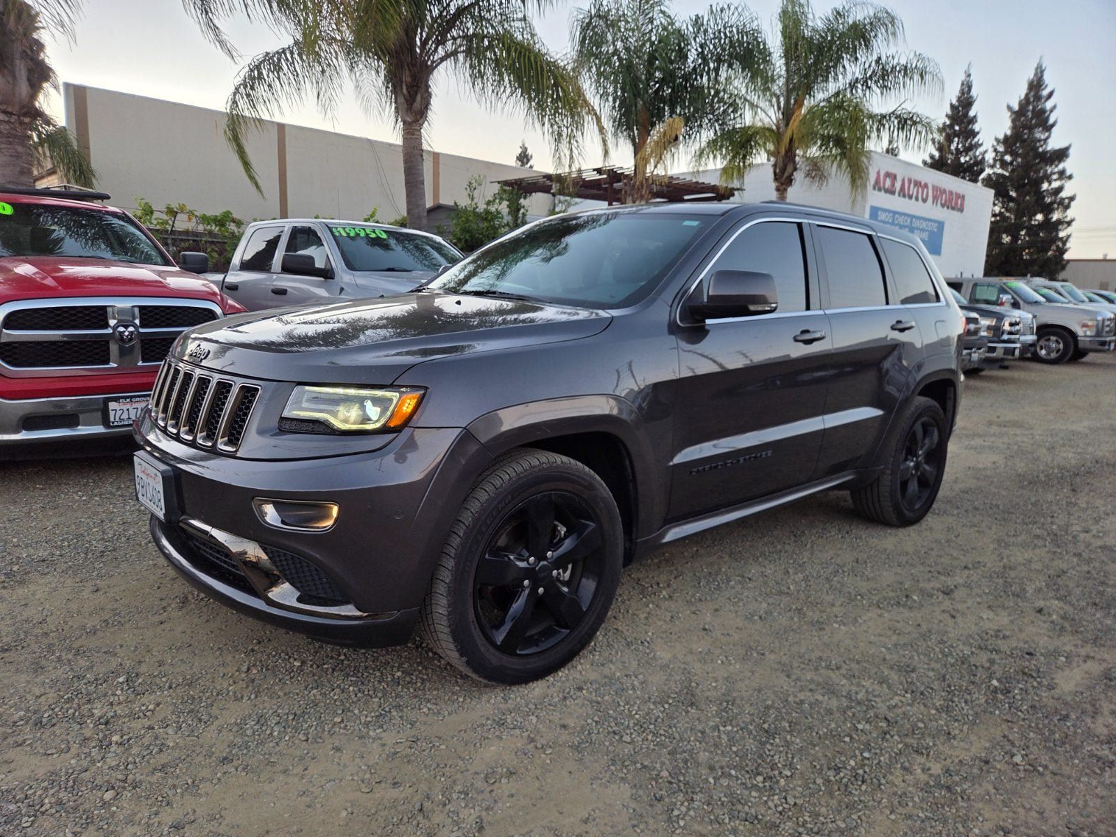 Used 2015 Jeep Grand Cherokee High Altitude RWD image 1
