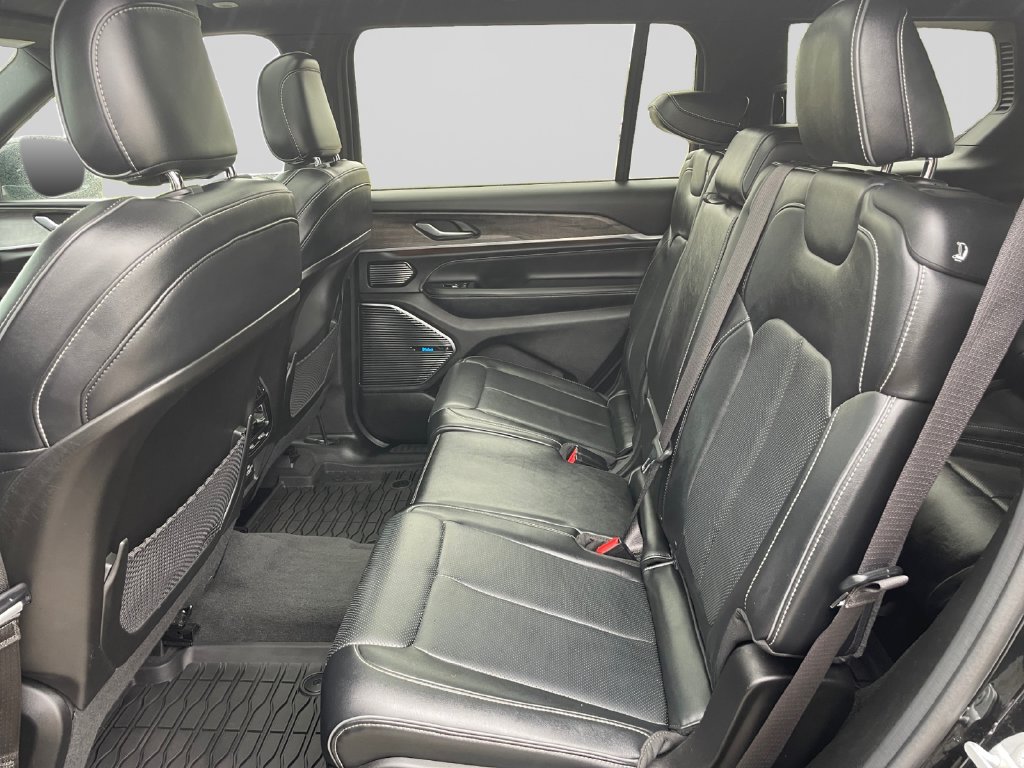 Certified 2022 Jeep Grand Cherokee L Overland AWD/4WD image 19