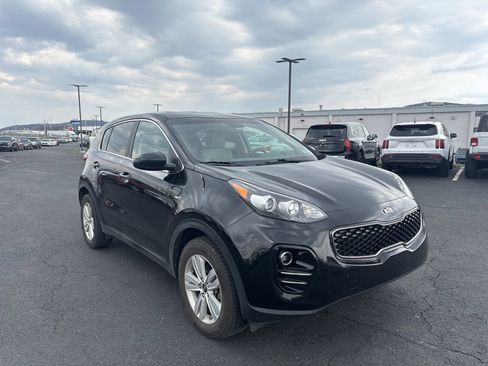 Certified 2019 Kia Sportage LX image 1
