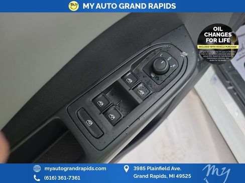 Used 2022 Volkswagen Taos SE image 19