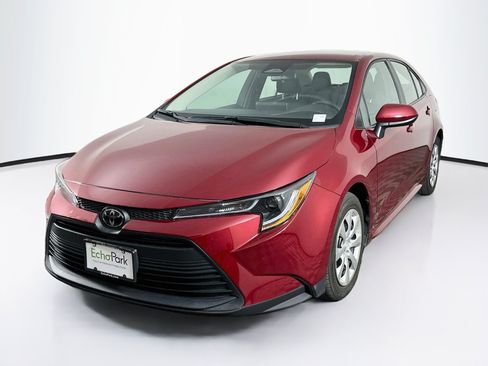 Used 2025 Toyota Corolla LE FWD image 3