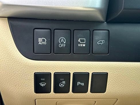 Used 2017 Toyota Highlander Limited Platinum AWD/4WD image 35