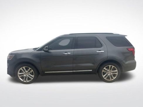 Used 2017 Ford Explorer Limited w/ Equipment Group 301A FWD image 4
