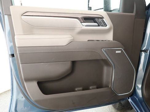 Used 2025 Chevrolet Silverado 3500 LTZ w/ LTZ Premium Package image 9