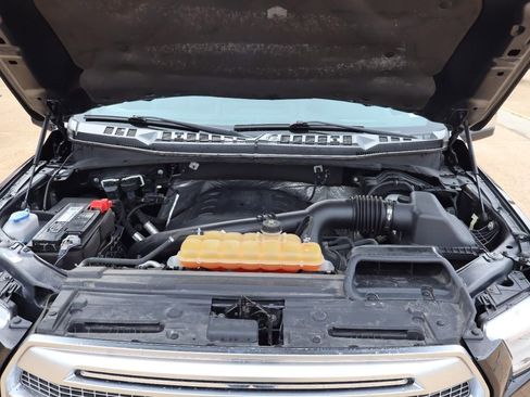 Used 2016 Ford F150 Platinum w/ Equipment Group 701A Luxury image 12