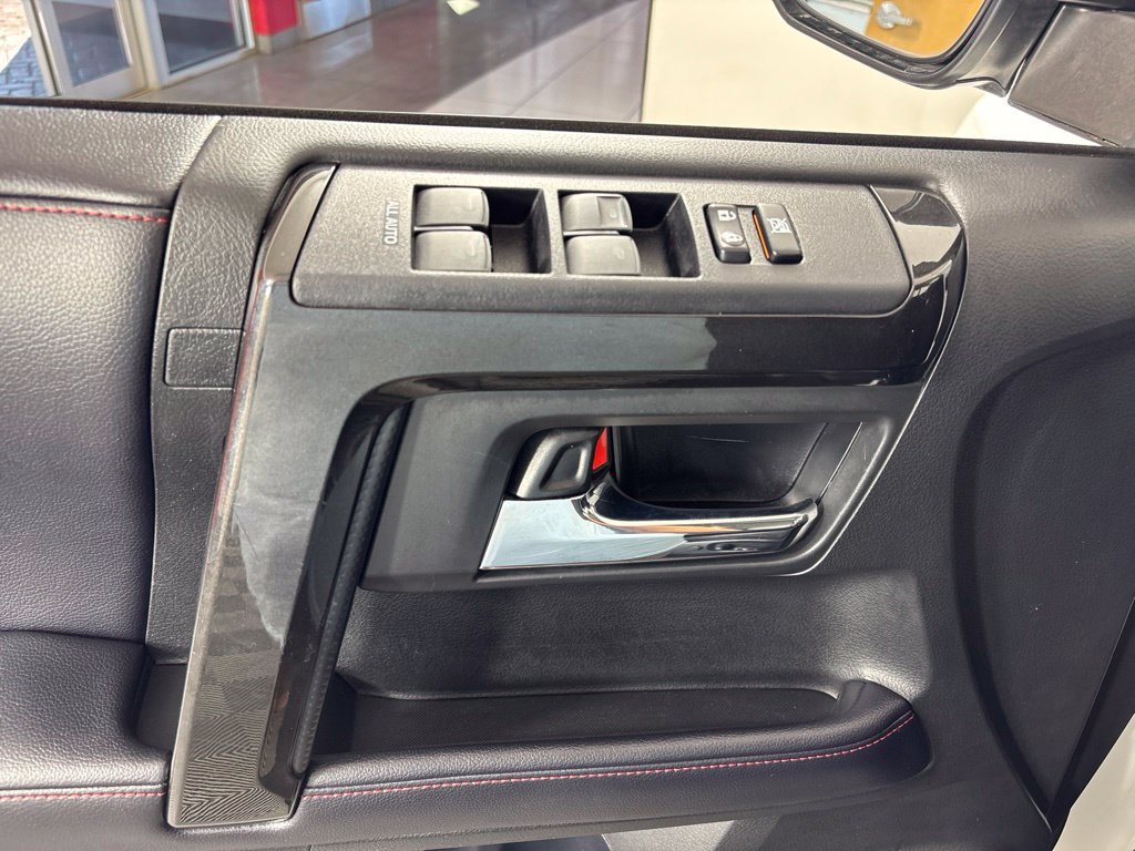 Used 2018 Toyota 4Runner TRD Off-Road Premium AWD/4WD image 25