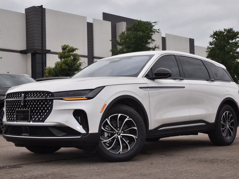 New 2026 Lincoln Nautilus Premier AWD/4WD image 8