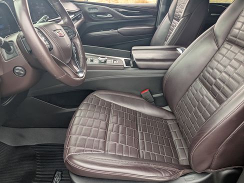 Used 2021 Cadillac Escalade Premium Luxury Platinum AWD/4WD image 18