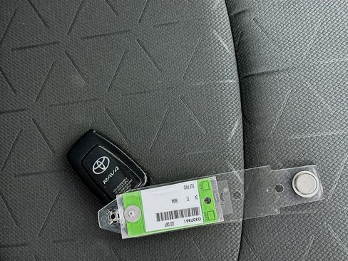 Used 2024 Toyota RAV4 XLE image 32