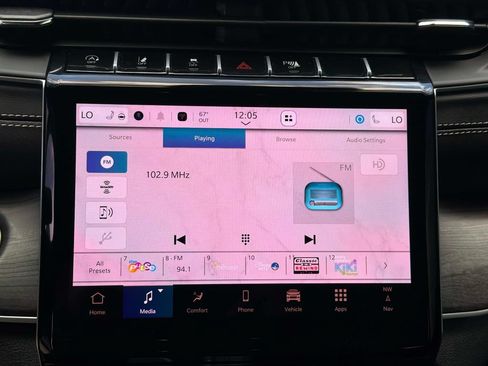Used 2025 Jeep Grand Cherokee L Limited AWD/4WD image 26