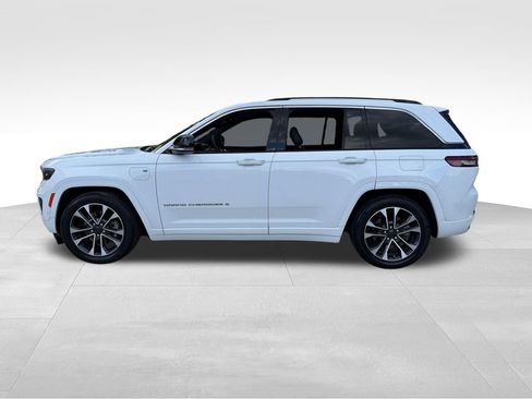 Used 2023 Jeep Grand Cherokee Overland AWD/4WD image 4