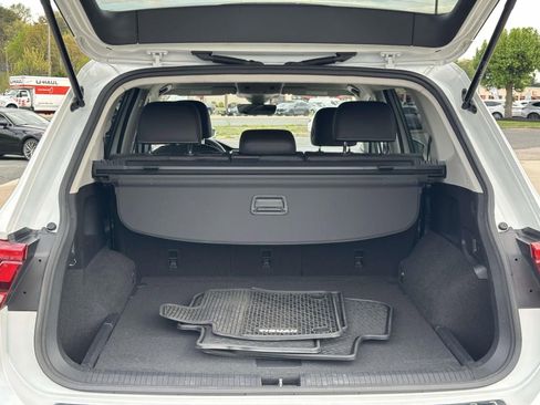 Used 2023 Volkswagen Tiguan SE image 12