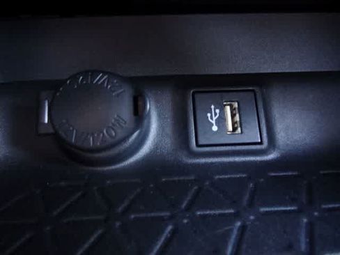 Used 2025 Toyota RAV4 XLE AWD/4WD image 26