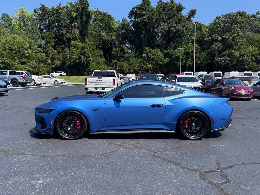 Used 2024 Ford Mustang GT Premium RWD image 3