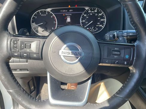 Used 2021 Nissan Rogue SL image 16