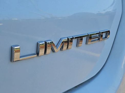 Used 2025 Jeep Compass Limited AWD/4WD image 33