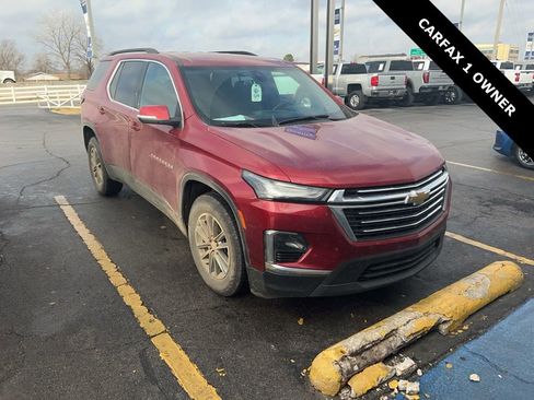 Used 2023 Chevrolet Traverse LT w/ LPO, Floor Liner Package image 1