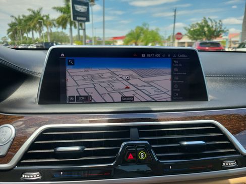 Used 2022 BMW 750i xDrive w/ Luxury Rear Seating Package AWD/4WD image 22