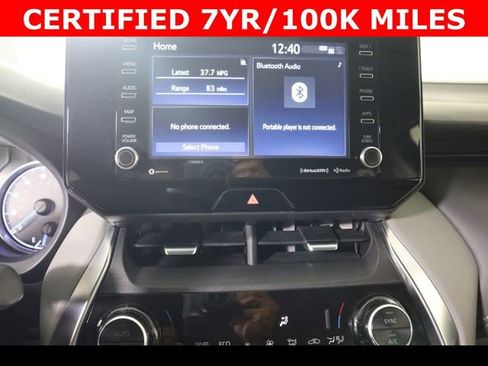 Used 2022 Toyota Venza LE image 26