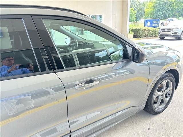 Certified 2023 Ford Escape ST-Line w/ Tech Pack #1 FWD image 10