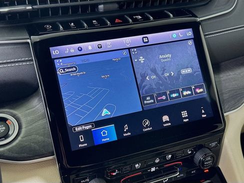 Used 2024 Jeep Grand Cherokee L Limited w/ Luxury Tech Group II image 26