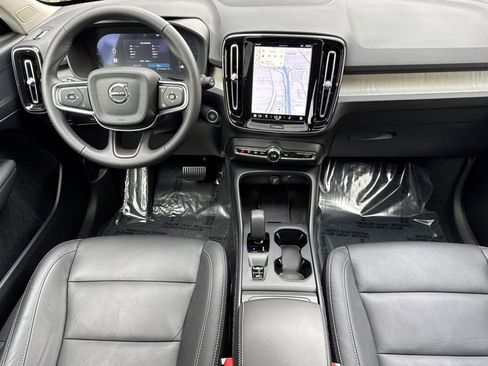Used 2025 Volvo XC40 B5 Core w/ Protection Package Premier image 14