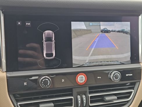 Certified 2026 Porsche Macan AWD/4WD image 18