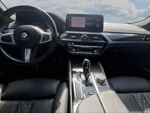 Used 2023 BMW 540i w/ M Sport Package RWD image 7