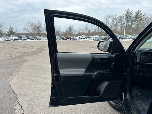 Certified 2022 Toyota Tacoma SR image 24