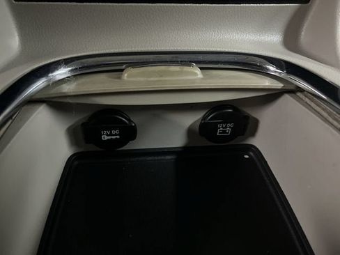 Used 2016 Dodge Grand Caravan SXT w/ Rear Park Assist Package FWD image 33