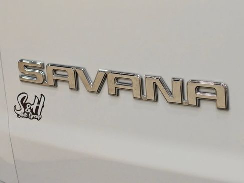 Used 2024 GMC Savana 3500 Extended RWD image 31