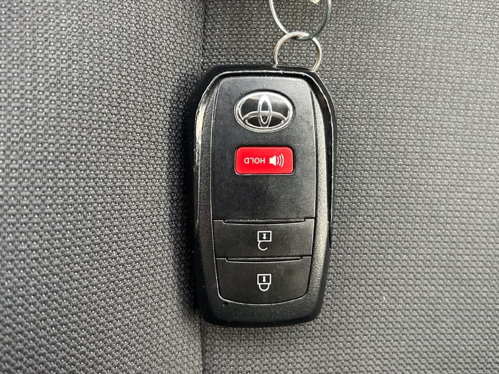 Used 2025 Toyota Corolla SE w/ SE Package FWD image 19