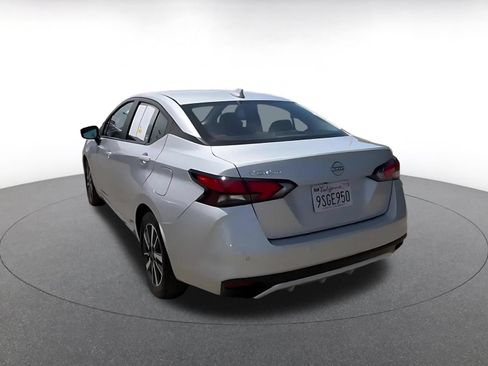 Used 2025 Nissan Versa SV FWD image 11