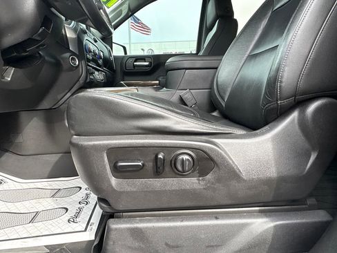 Used 2019 Chevrolet Silverado 1500 RST image 18