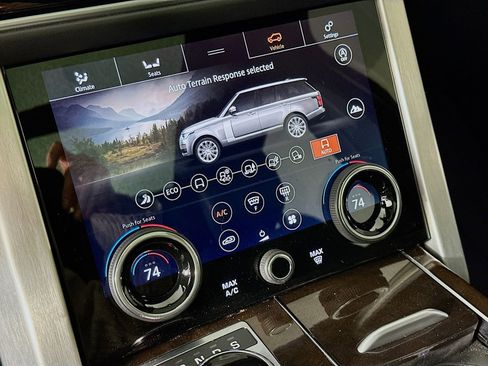 Used 2018 Land Rover Range Rover Supercharged image 17