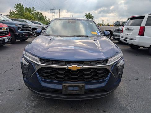 Used 2024 Chevrolet Trax LS w/ LS Convenience Package FWD image 2