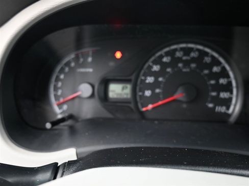 Used 2012 Toyota Sienna LE image 16