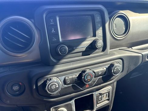 Used 2018 Jeep Wrangler Unlimited Sport AWD/4WD image 35