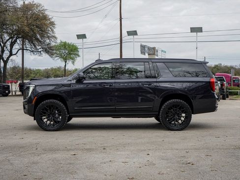 New 2026 GMC Yukon XL Denali w/ Denali Reserve Package image 4