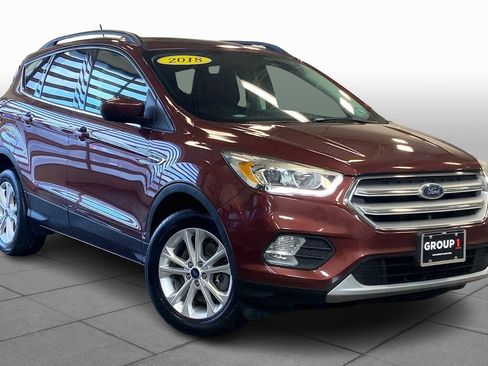Used 2018 Ford Escape SEL image 2