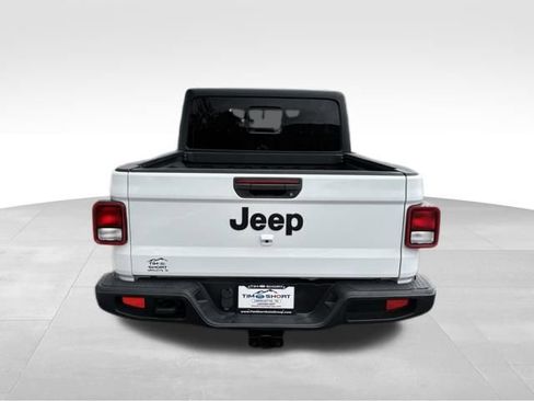 Used 2022 Jeep Gladiator Sport image 6