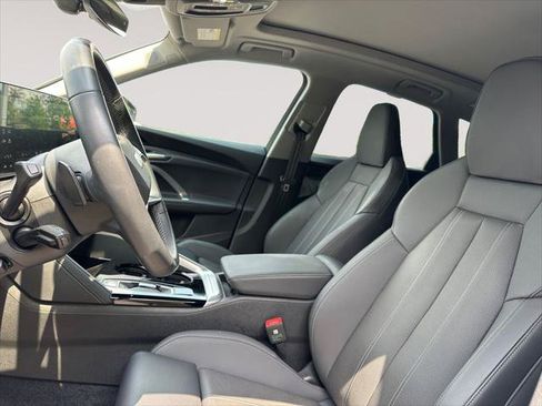 Certified 2025 Audi Q5 Premium w/ Premium Plus AWD/4WD image 9