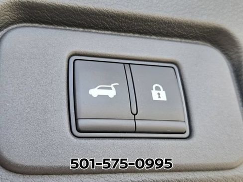 Used 2025 Nissan Rogue SV w/ SV Premium Package FWD image 17