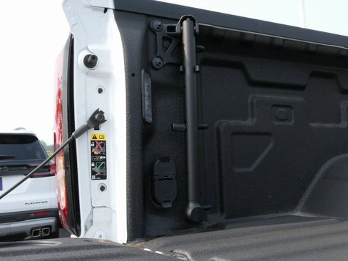 New 2025 GMC Sierra 2500 SLE w/ SLE Value Package; image 29