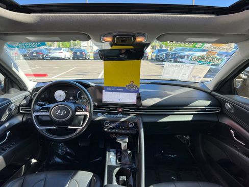 Used 2023 Hyundai Elantra Limited image 47