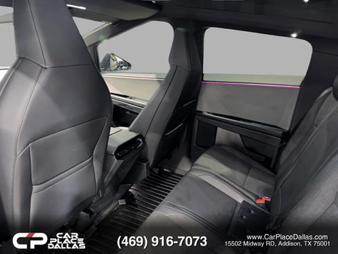 Used 2025 Tesla Cybertruck 2WD Crew Cab image 18